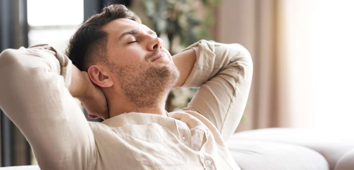 Como relaxar antes de dormir quando está stressado